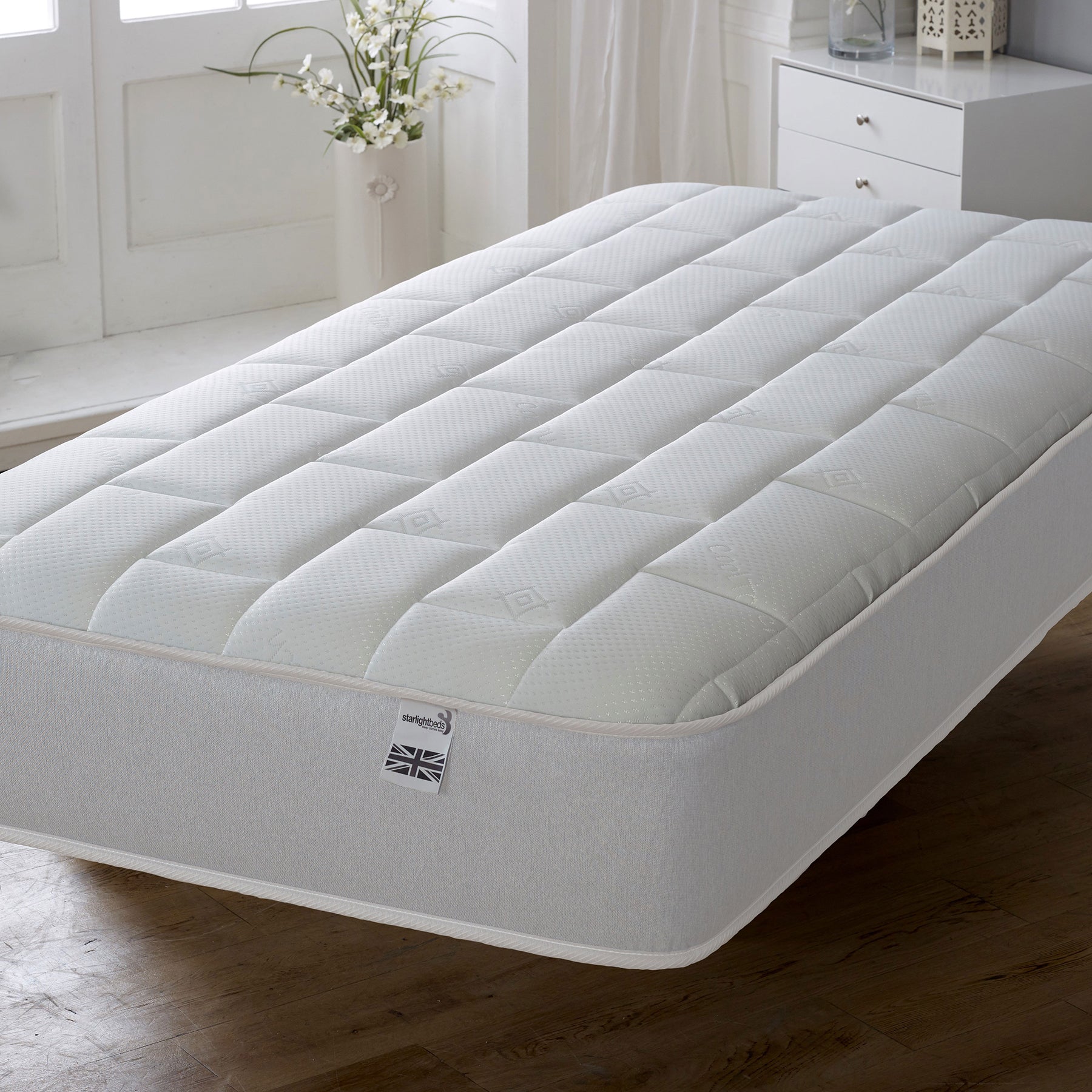 Starlight Beds 7.25" Deep Luxurious Cool Touch Big Bricks Quilting White Border with Memory Foam and Spring Mattress